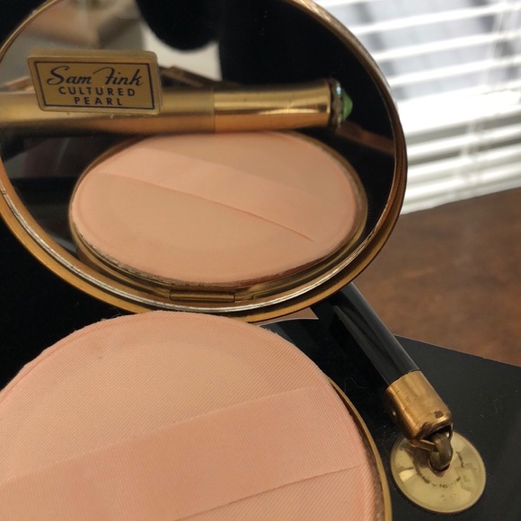 Sam Fink Compact w Cultured Pearl - Picture 4 of 9